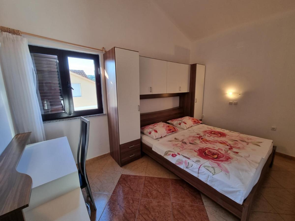 Apartment Grbac Barbat na Rabu Exterior photo