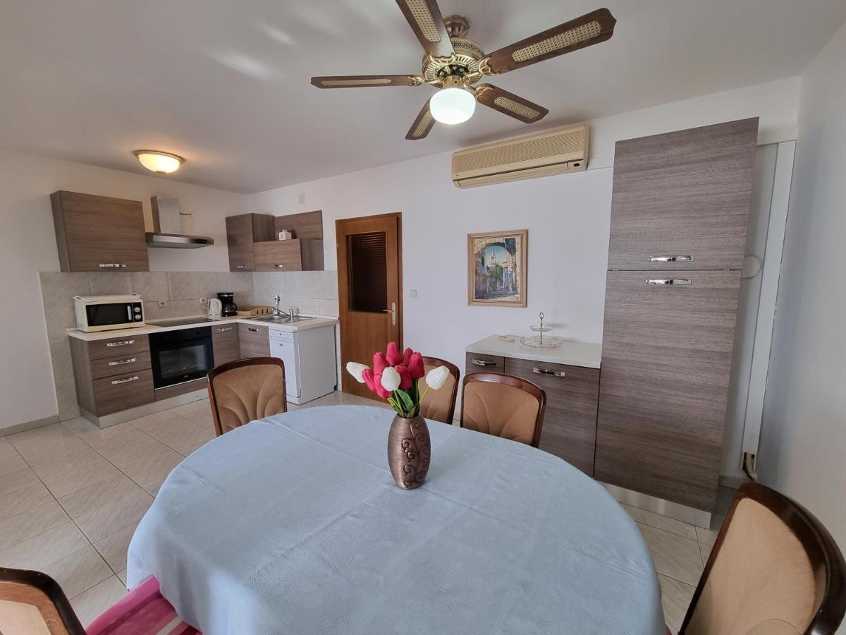 Apartment Grbac Barbat na Rabu Exterior photo